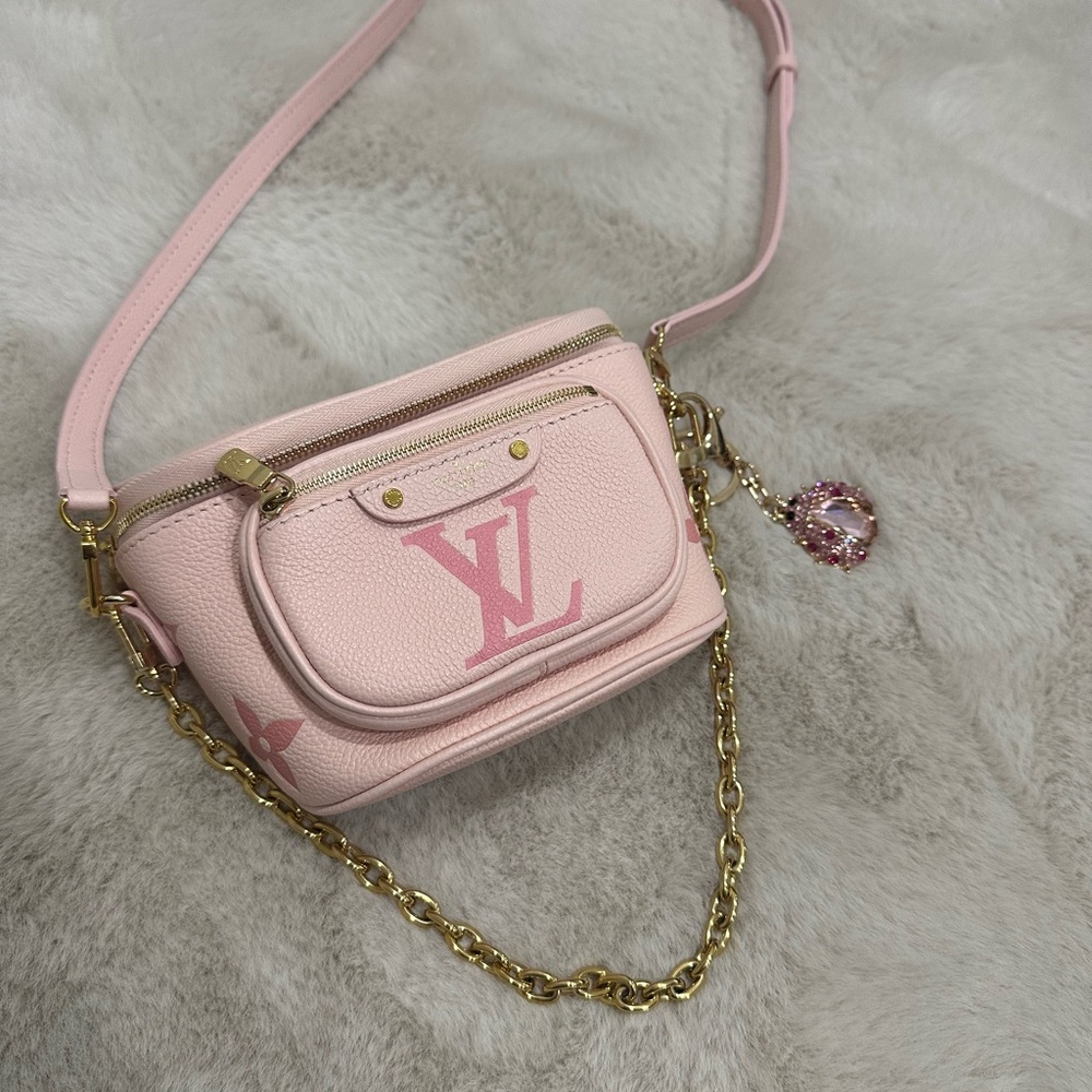 Louis Vuitton mini bumbag 💗 - Picture 5 of 6